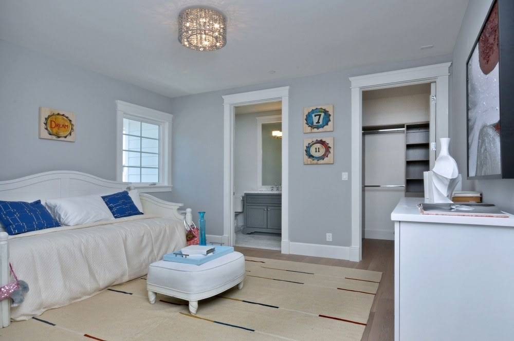 7-Light Flush Mount with LED Bulb W8350