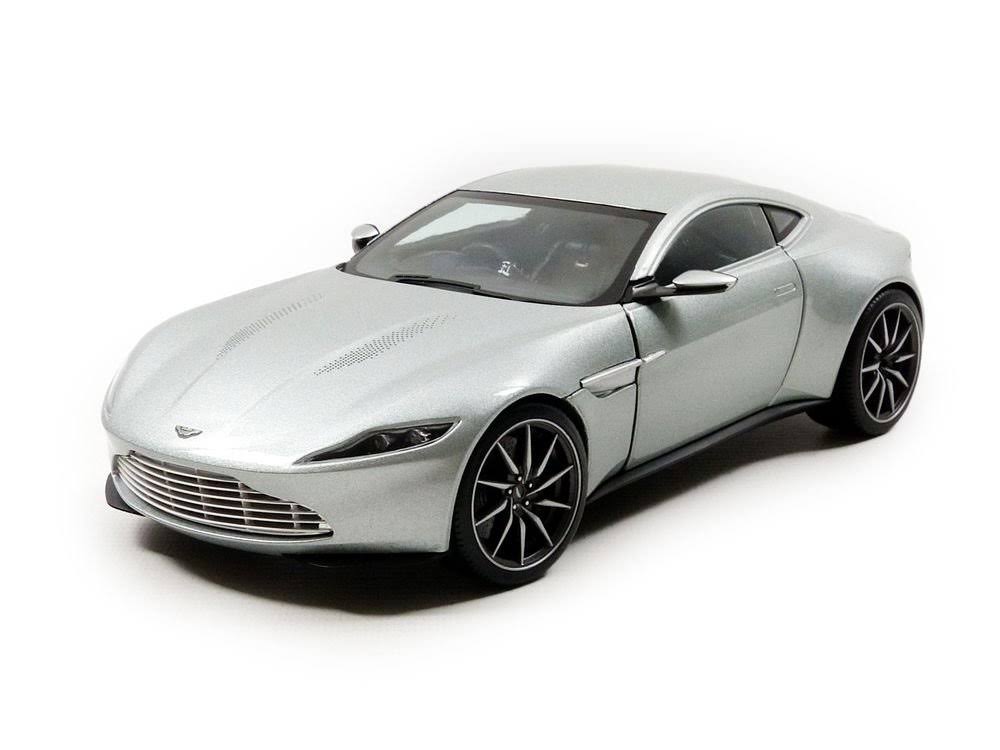 1/18 Diecast P854228