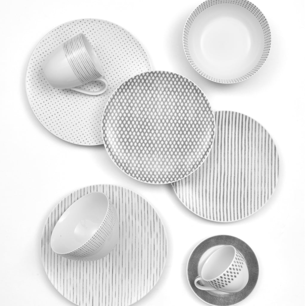 Grey Set of 4 Dinner Plates F3696