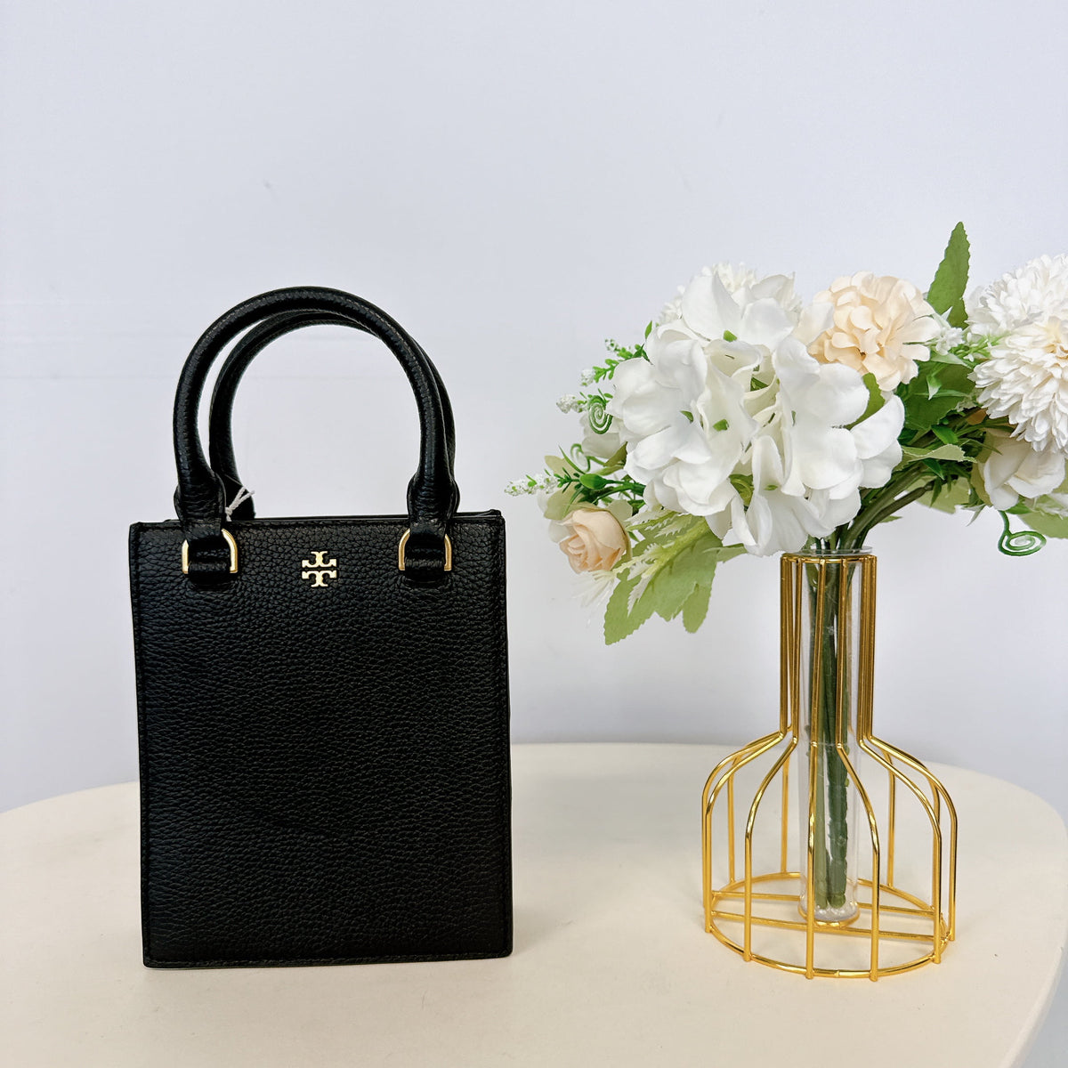 Black Leather Shoulder Bags H137090