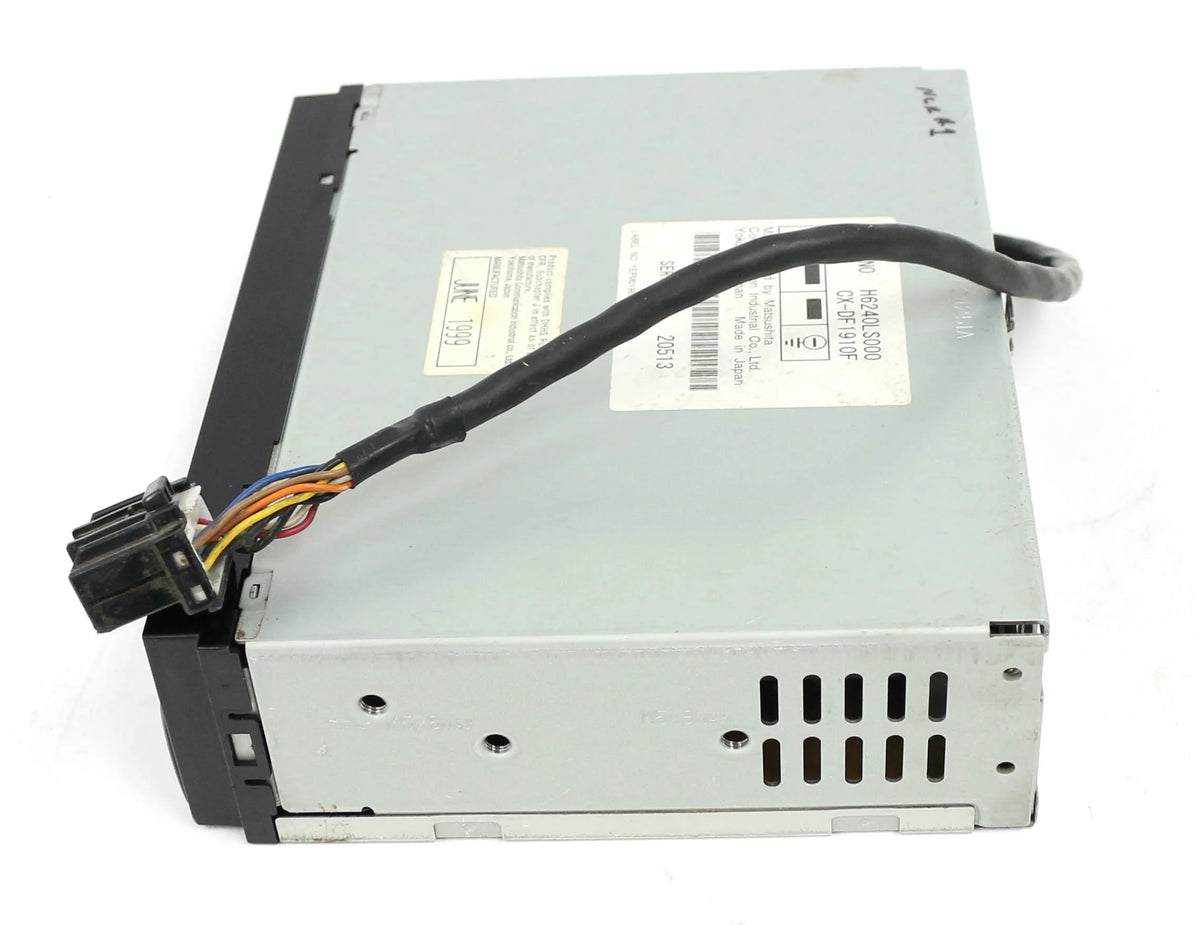 Refurbished OEM Compact Disc Player for Subaru Forester Legacy Z20068