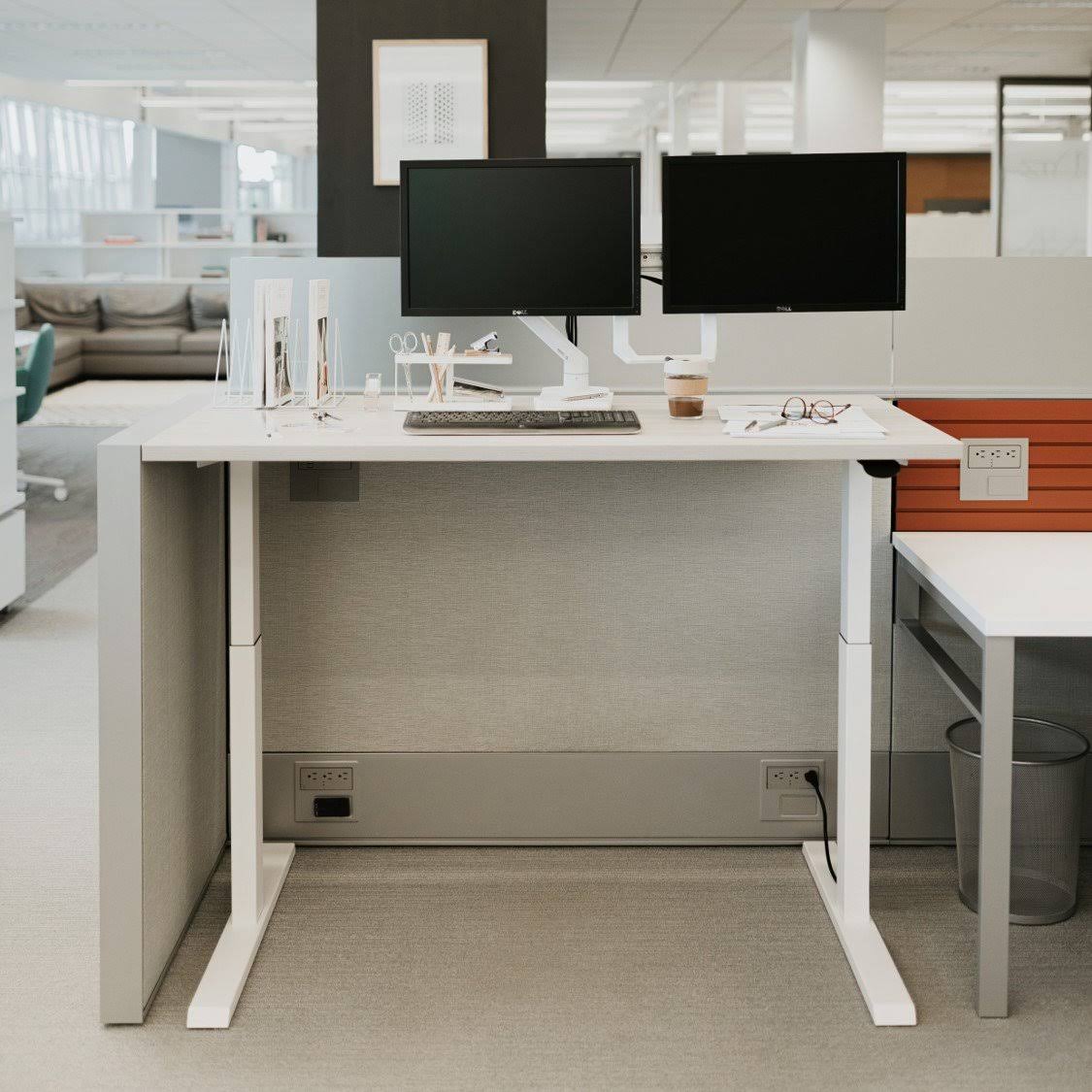 Upside Sit-to-Stand Desk Q14258