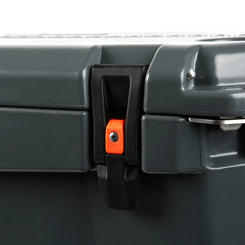 52 Quart Hard Sided Chest Cooler Y7075