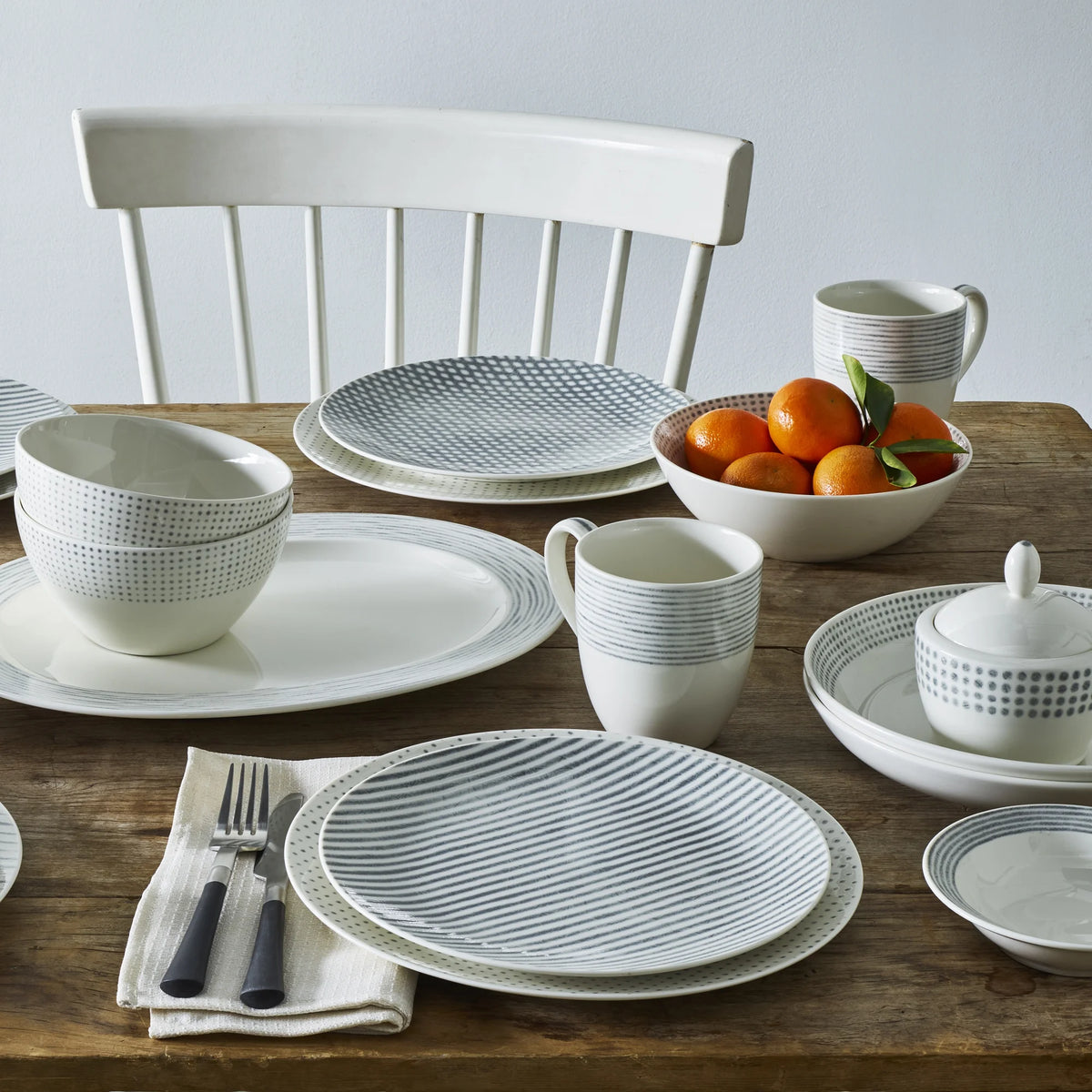 Grey Set of 4 Dinner Plates F3696