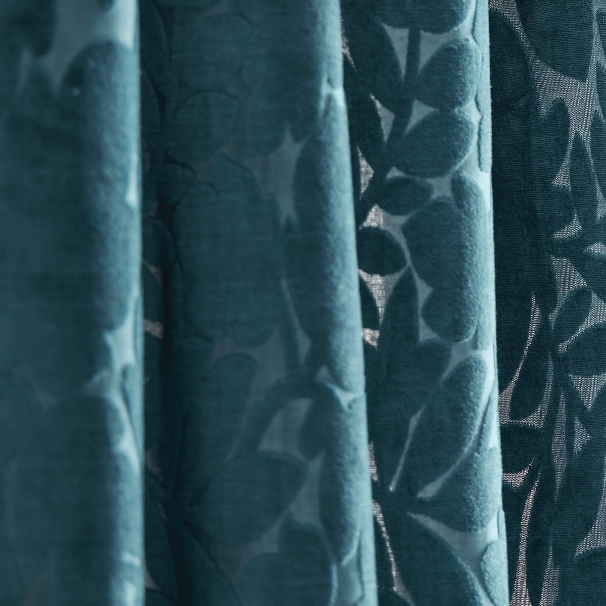 Velvet 2 Piece Light Filtering Curtain Set E34065